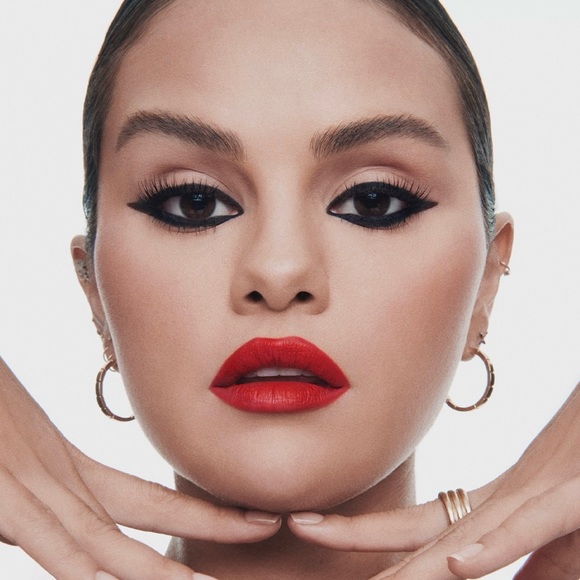 Rare Beauty Rare Impact Matte Lipstick In Devoted - Picture 4 of 8